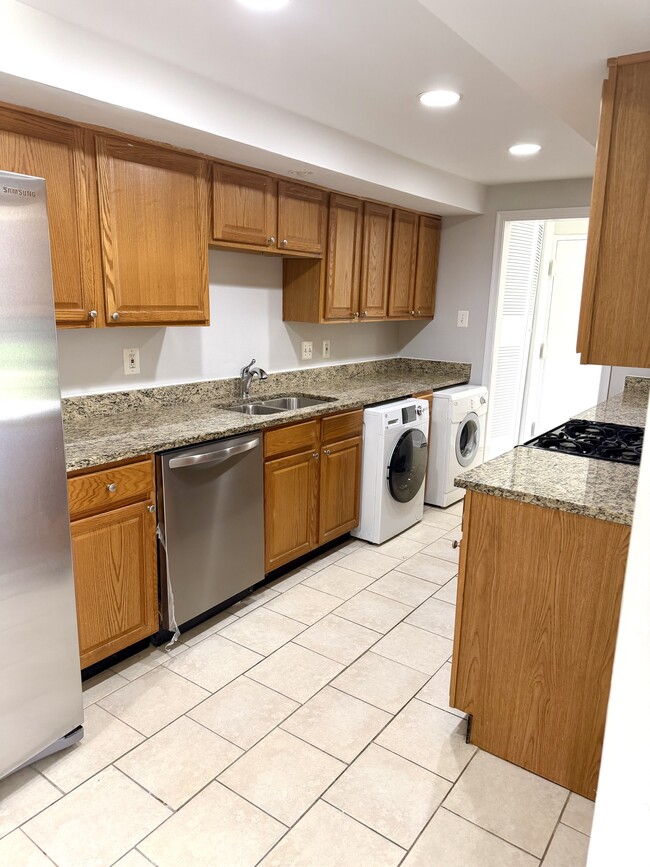 10230 Prince Pl, Unit T-5 in Largo, MD - Building Photo - Building Photo