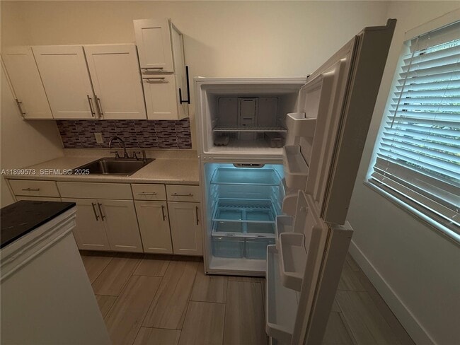 property at 930 SW 29th St