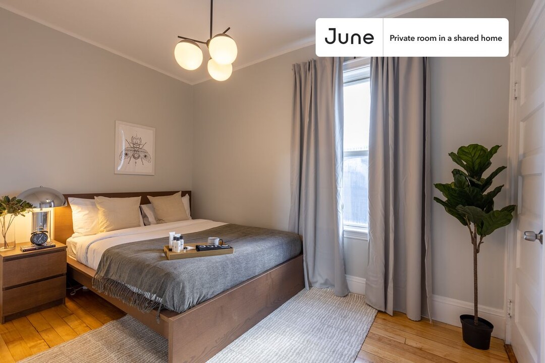 Room in Shared 4 bed/2 bath home in Boston, MA - Building Photo