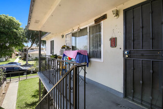 517 S 6th St in Montebello, CA - Building Photo - Building Photo