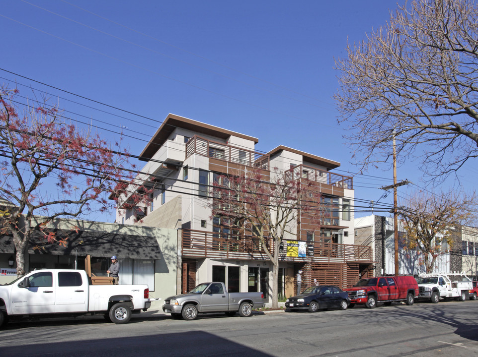 Cambridge Plaza in Palo Alto, CA - Foto de edificio
