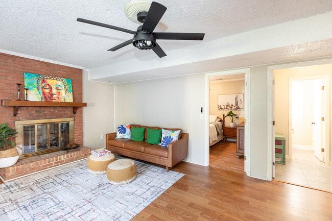 6012 Old Coach Rd in Charlotte, NC - Building Photo - Building Photo