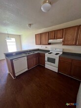 2802 Cantabrian Dr in Killeen, TX - Building Photo - Building Photo