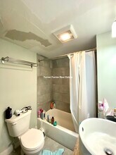 9 Arlington St, Unit 1 in Somerville, MA - Foto de edificio - Building Photo