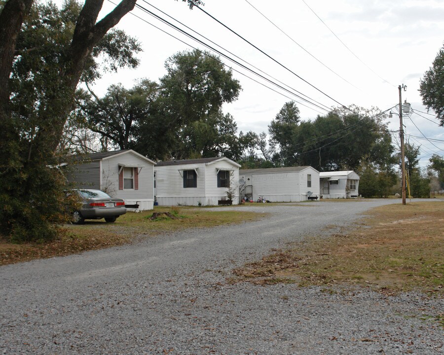 8902 Fowler Ave in Pensacola, FL - Foto de edificio