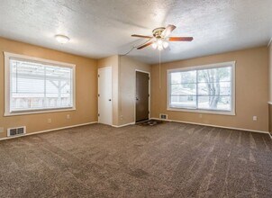 410 S Harrison St in Newberg, OR - Building Photo - Building Photo