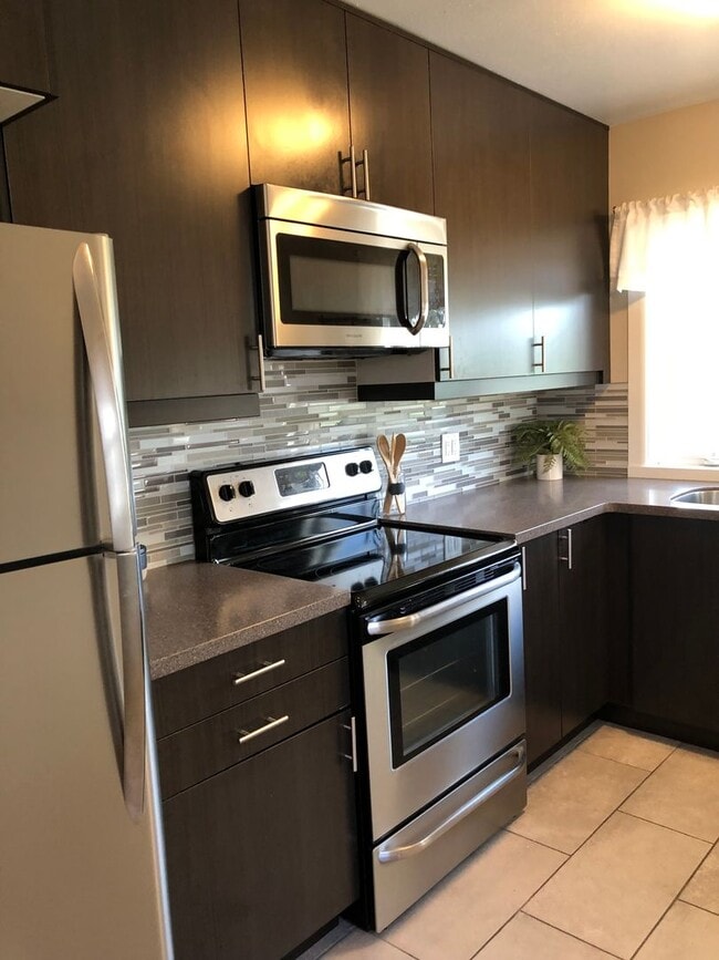 1607 Plymouth Ave in Waterloo, IA - Building Photo - Building Photo