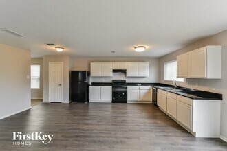7711 Caballo Canyon in San Antonio, TX - Building Photo - Building Photo