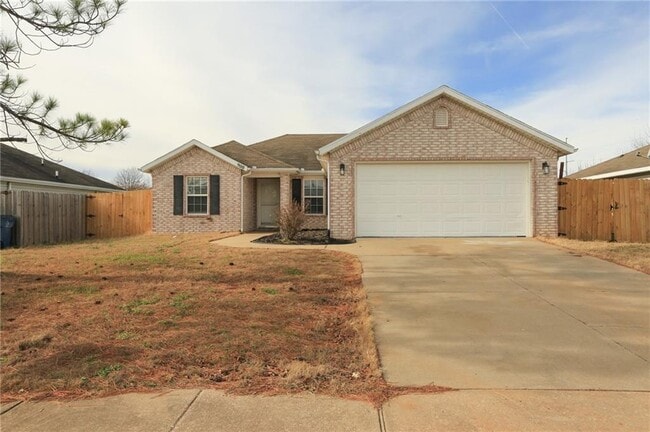 900 SW River Rock St in Bentonville, AR - Building Photo - Building Photo