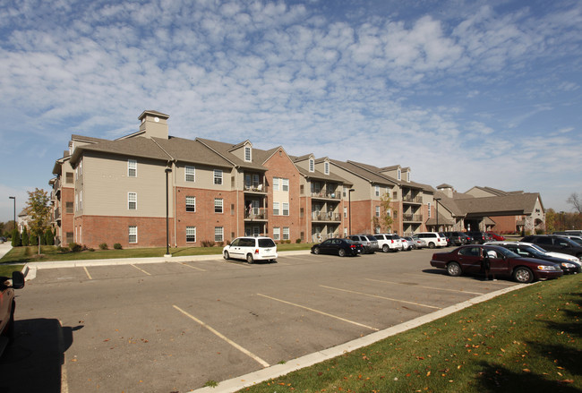 Abbey Park at Mill River in New Hudson, MI - Building Photo - Building Photo