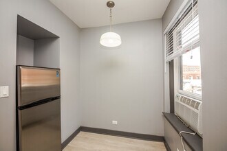 944 W Montrose Ave in Chicago, IL - Building Photo - Building Photo