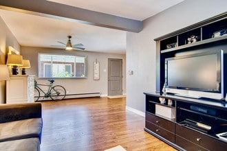 521 Terry St in Longmont, CO - Foto de edificio - Building Photo