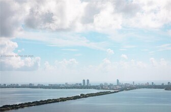 700 NE 26th Ter, Unit 4403 in Miami, FL - Foto de edificio - Building Photo