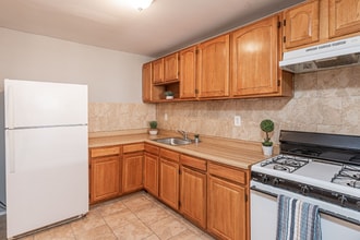 363 Park Ave in Orange, NJ - Foto de edificio - Building Photo