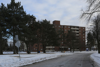 Grand Apartments in Kitchener, ON - Building Photo - Building Photo