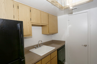 Windsprings Apartments in Phoenix, AZ - Building Photo - Interior Photo