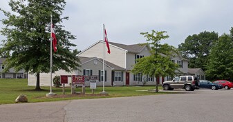 Bethel Park Apartments in Bethel, OH - Building Photo
