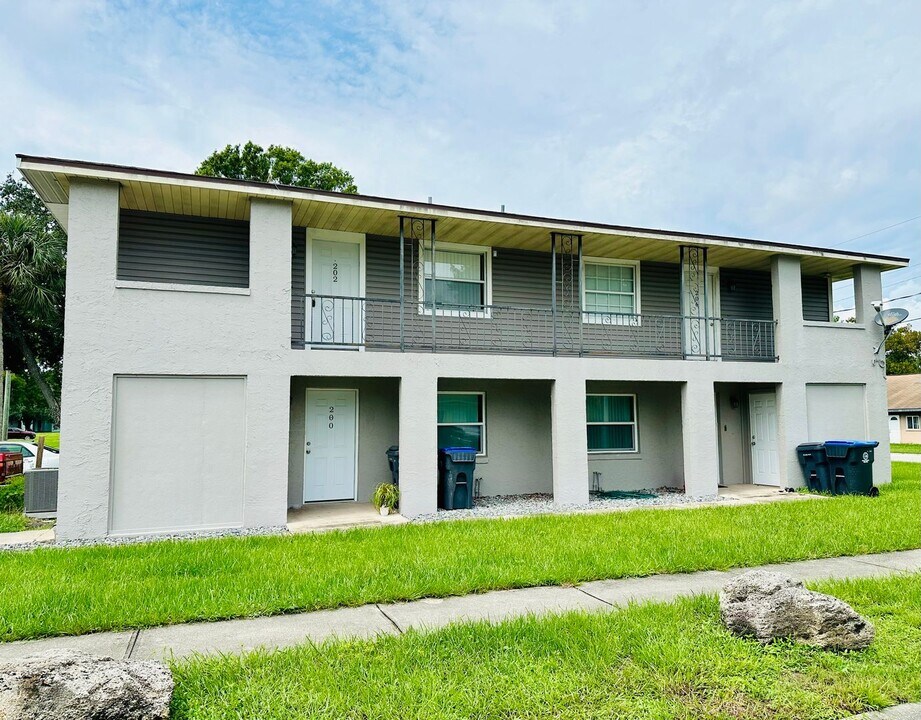 202 N Grannis Ave in Titusville, FL - Building Photo