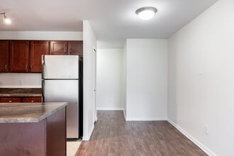 The Claridge Apartments in Detroit, MI - Foto de edificio - Interior Photo