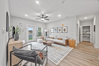 The Enclave in Elizabethtown, KY - Building Photo - Building Photo