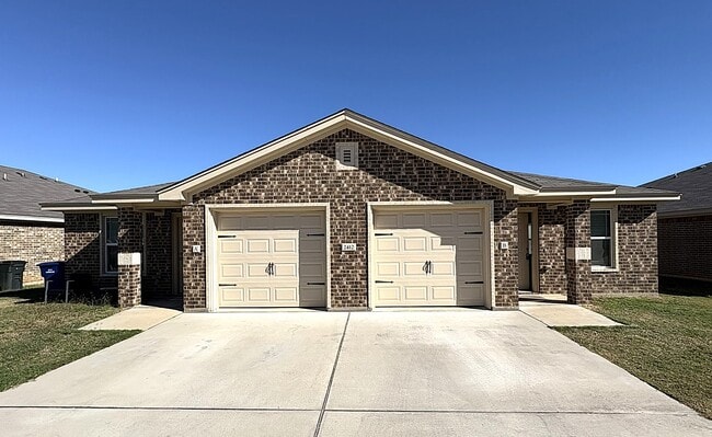 2412 FM 1113, Unit B in Copperas Cove, TX - Foto de edificio - Building Photo