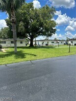 10 Tangerine Ct in Lehigh Acres, FL - Building Photo