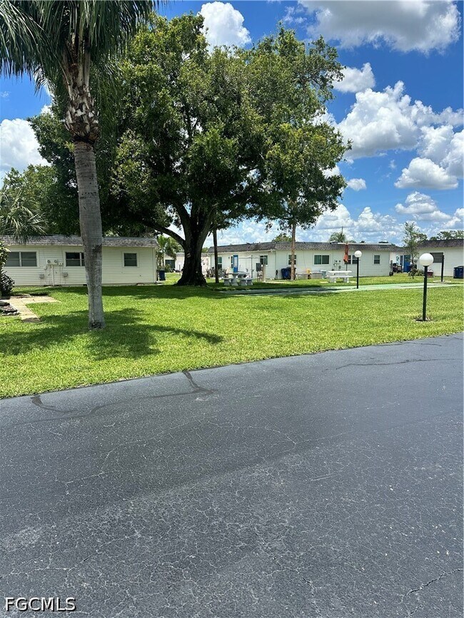 10 Tangerine Ct