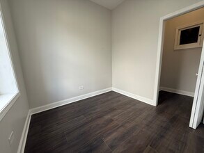 2533 S Drake Ave in Chicago, IL - Building Photo - Building Photo