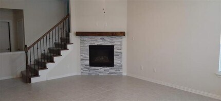 325 Kennewick Dr in Garland, TX - Building Photo - Building Photo