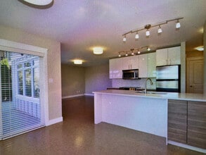 1208 Muirfield Pl in Victoria, BC - Building Photo - Building Photo