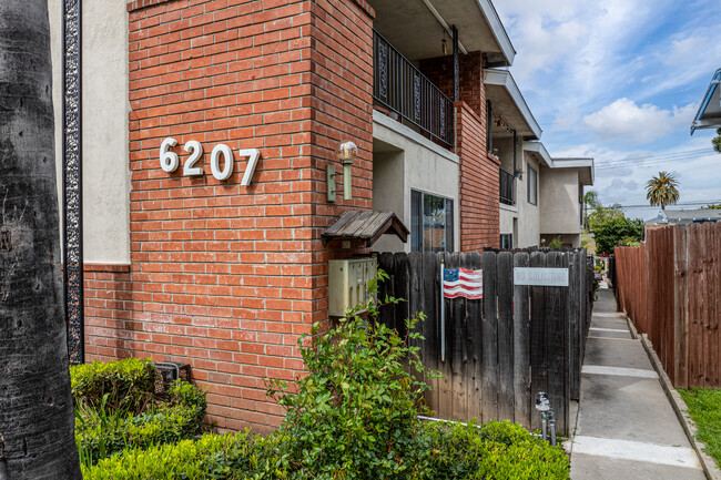 6207 Bright Ave in Whittier, CA - Building Photo - Building Photo