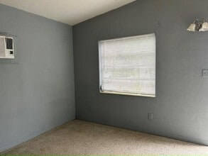 10720 54th Ave N in St. Petersburg, FL - Building Photo - Building Photo