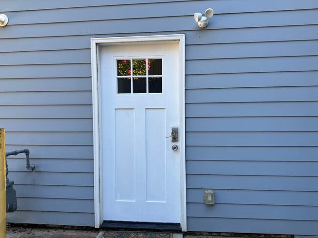 4615 Forest Pl, Unit Basement Apartment