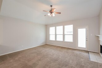 8230 Encinitas Cove Dr in Tomball, TX - Building Photo - Building Photo