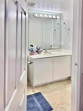 2475 NW 16th St Rd in Miami, FL - Building Photo - Building Photo