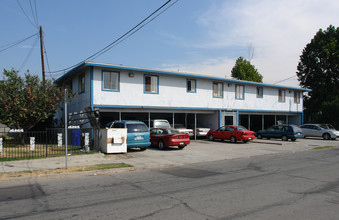 280 W 23rd St in San Bernardino, CA - Foto de edificio - Building Photo