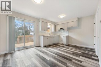 30 Rowanwood Ave in Brantford, ON - Building Photo - Building Photo