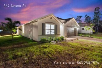 367 Arbor St in Port Charlotte, FL - Foto de edificio - Building Photo