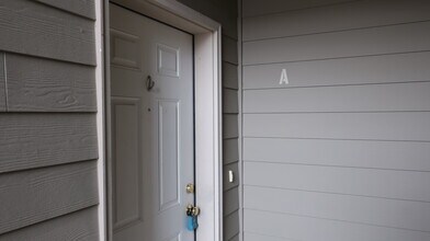 60 Beacon Dr, Unit A in East Wenatchee, WA - Building Photo - Building Photo