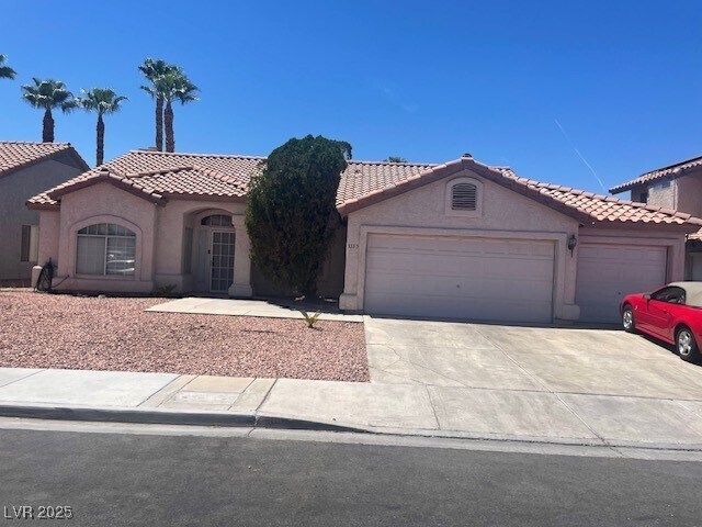 7335 Falcon Rock Dr in Las Vegas, NV - Building Photo