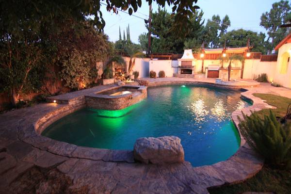 12707 Califa St in Los Angeles, CA - Building Photo - Building Photo