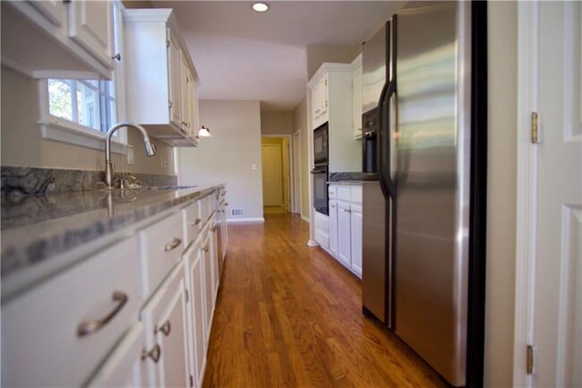 1998 Bridle Path Ct in Dunwoody, GA - Building Photo - Building Photo