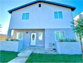 10617 S Broadway in Los Angeles, CA - Building Photo - Building Photo