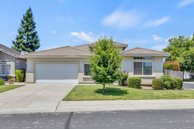 9259 Crystal Falls Way in Elk Grove, CA - Building Photo - Building Photo