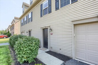 35 Brook Side Dr in Carlisle, PA - Building Photo - Building Photo