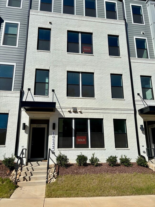 10533 Pleasant Br Dr in Raleigh, NC - Building Photo - Building Photo