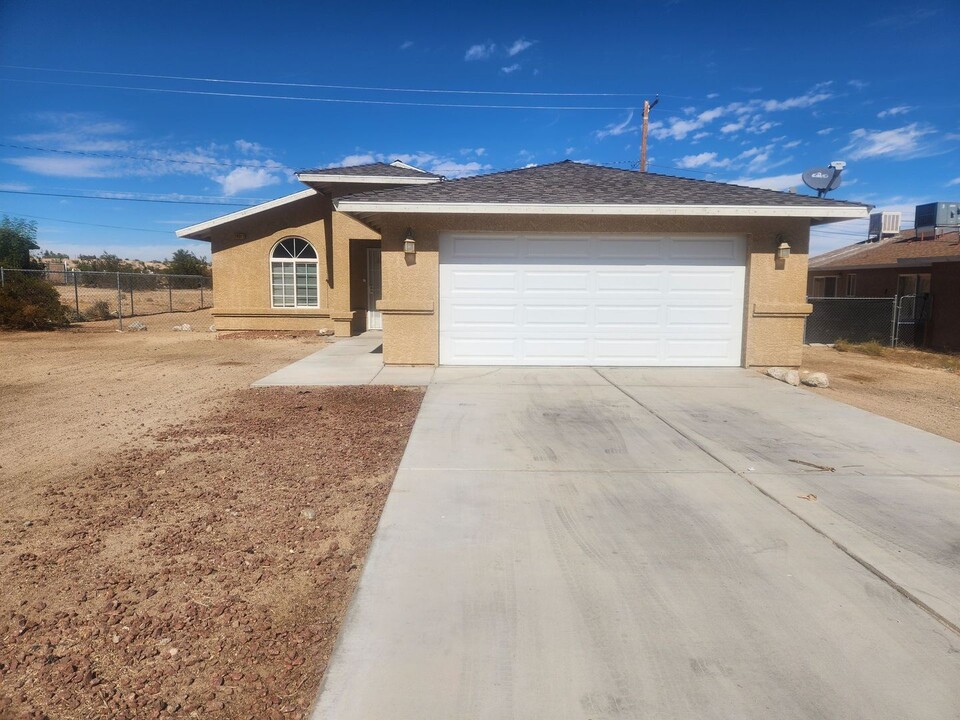 74012 Casita Dr in Twentynine Palms, CA - Foto de edificio