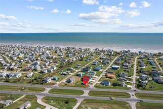 4011 Vista Rd in Jamaica Beach, TX - Building Photo - Building Photo
