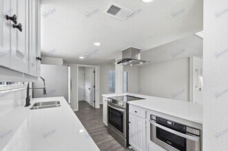 5028 Groom Ln in Dallas, TX - Building Photo - Building Photo