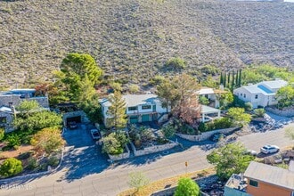 2928 Piedmont Dr, Unit Top in El Paso, TX - Building Photo - Building Photo